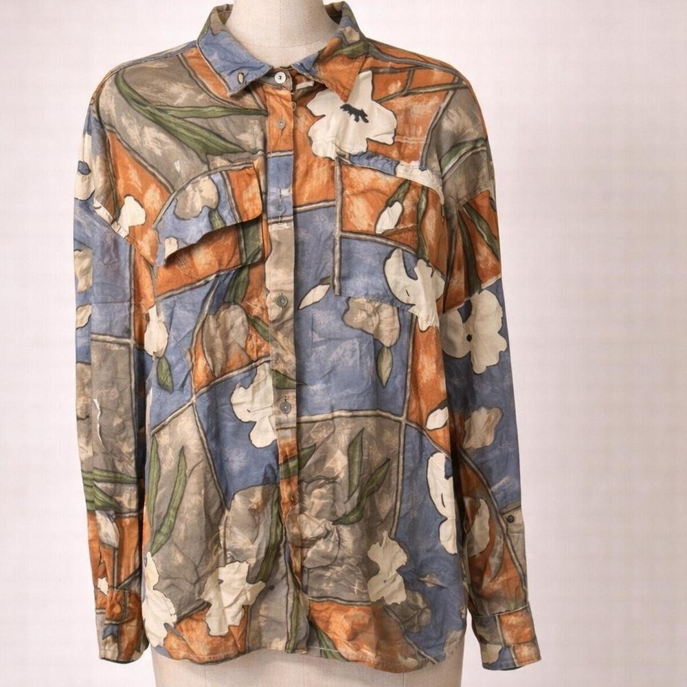 Hattie‎ Carnegie 100% Silk Shirt Button Up (Hole In Back) Size Medium